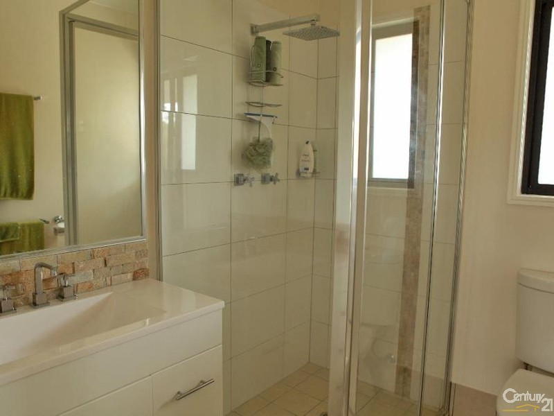 314 Edinburgh Drive, Mount Hallen QLD 4312