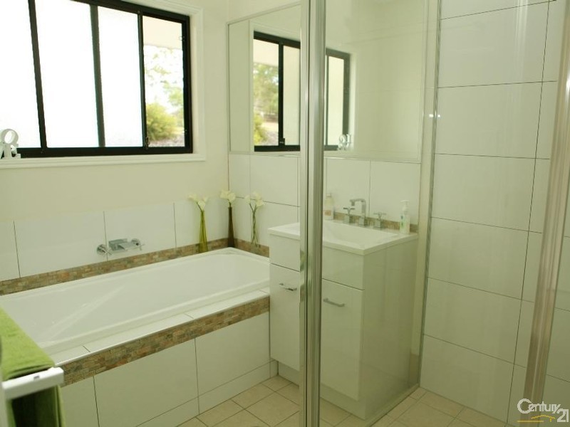 314 Edinburgh Drive, Mount Hallen QLD 4312