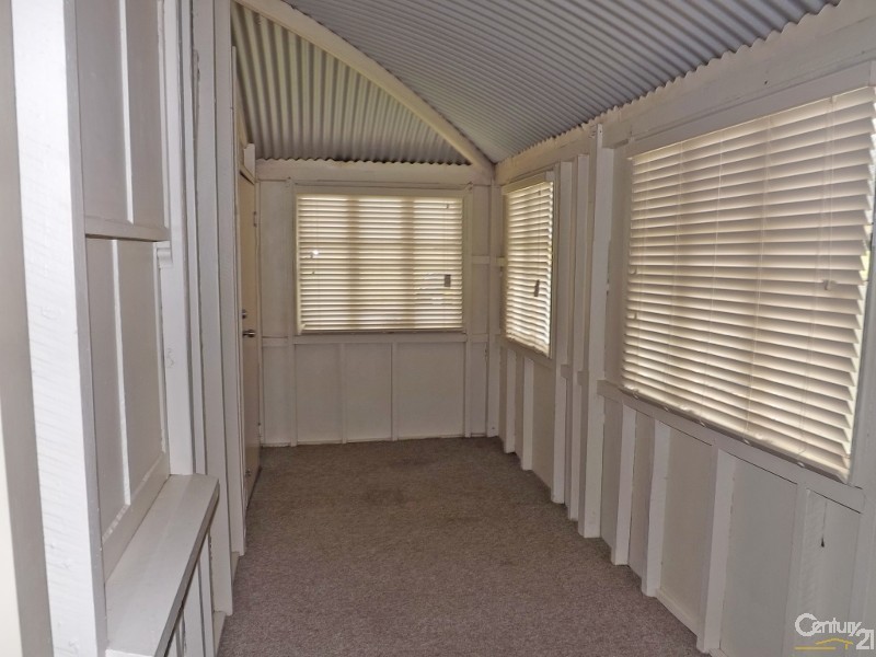 70 Railway St, Lowood QLD 4311