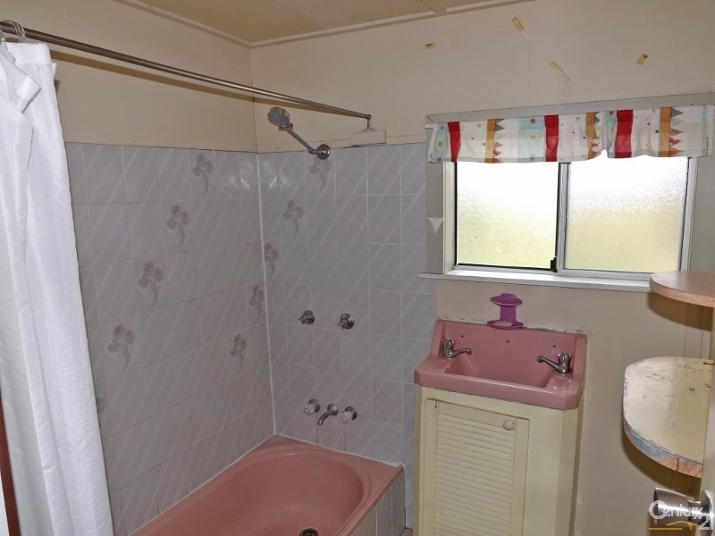 70 Railway St, Lowood QLD 4311