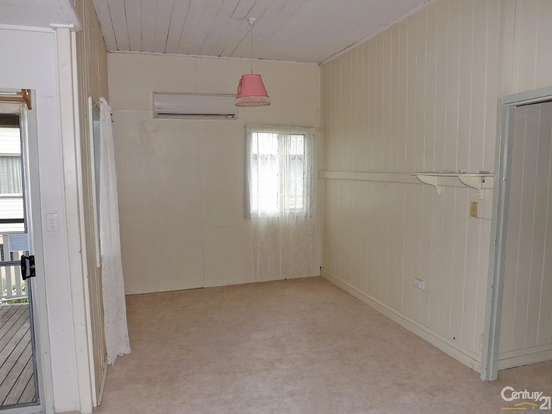 70 Railway St, Lowood QLD 4311