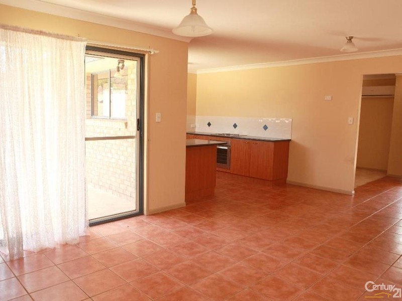 101 Australia II Drive, Kensington Grove QLD 4341