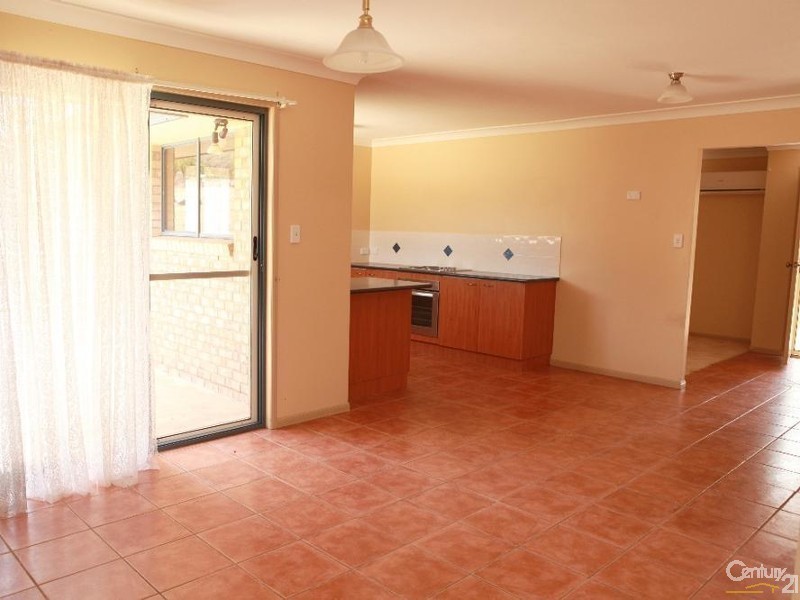 101 Australia II Drive, Kensington Grove QLD 4341