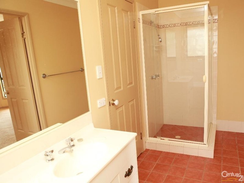 101 Australia II Drive, Kensington Grove QLD 4341