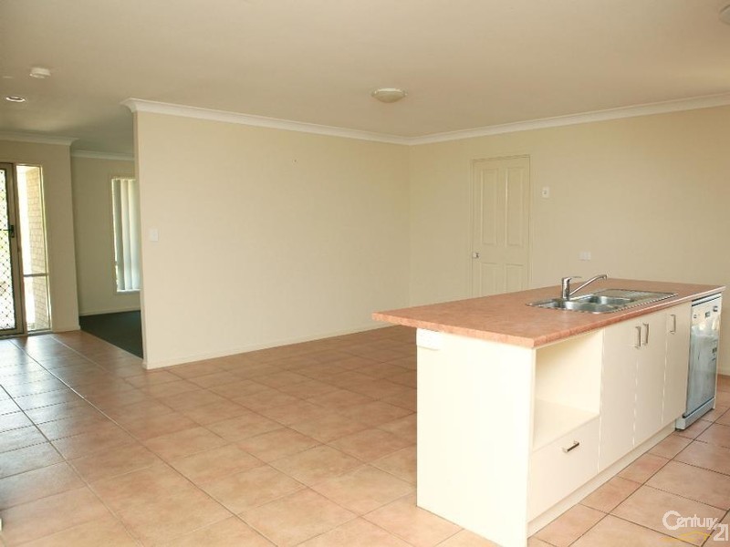 22 Bolingbroke St, Fernvale QLD 4306