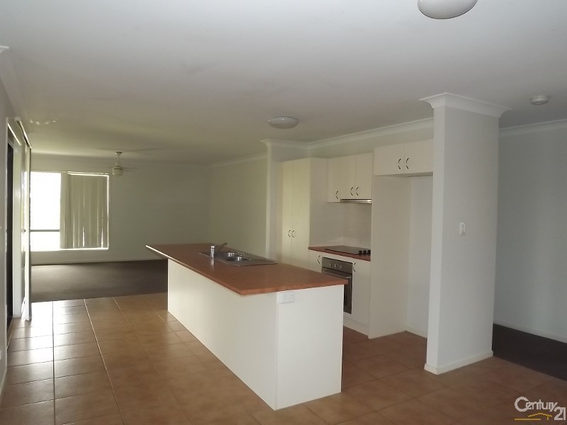 8 Sea Eagle Drive, Lowood QLD 4311