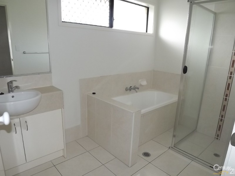 8 Sea Eagle Drive, Lowood QLD 4311