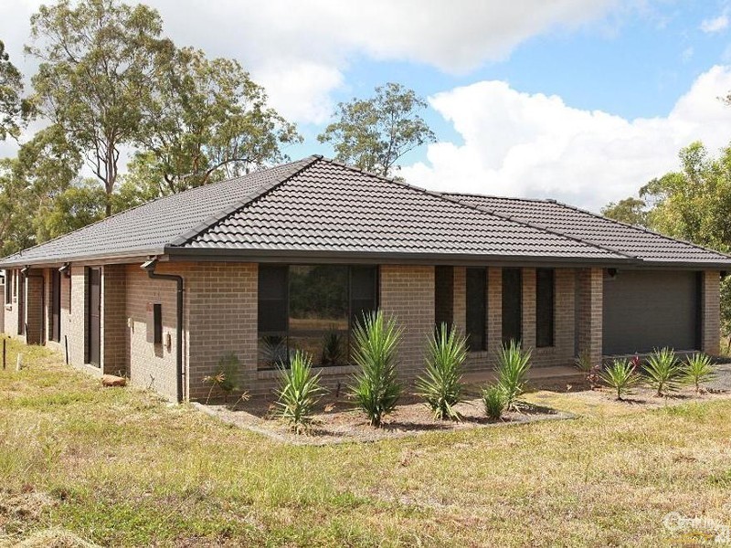 20 Essex Crt, Mount Hallen QLD 4312