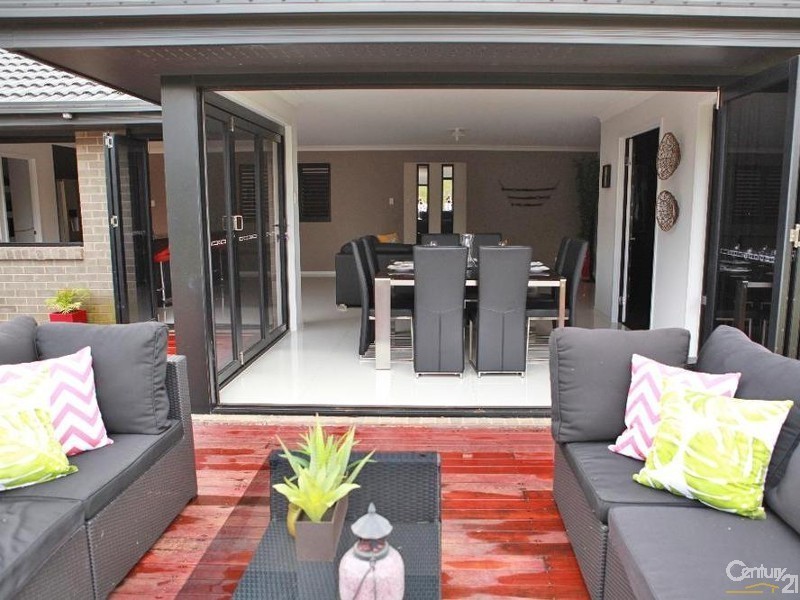 20 Essex Crt, Mount Hallen QLD 4312