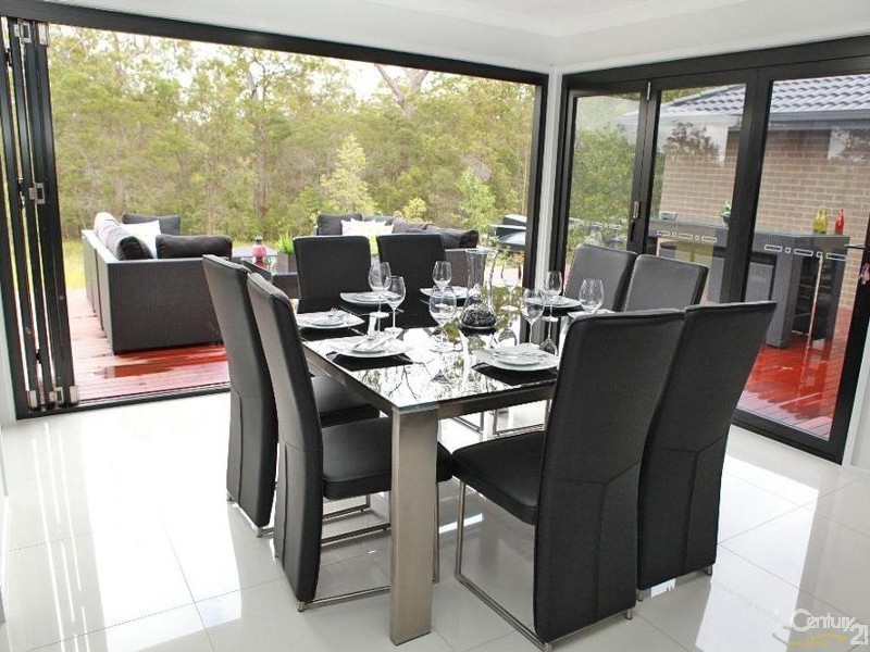 20 Essex Crt, Mount Hallen QLD 4312