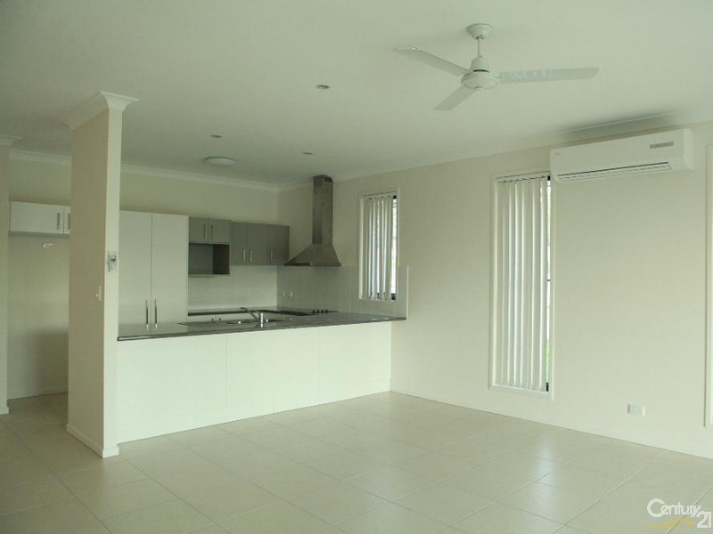 68 Carmichael Dr, Adare QLD 4343