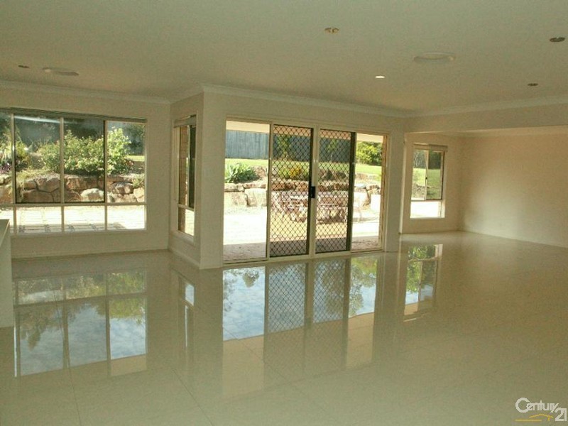 6 Overton Place, Fernvale QLD 4306