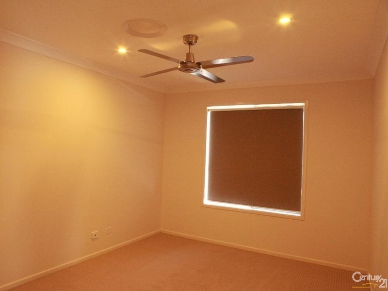 6 Overton Place, Fernvale QLD 4306