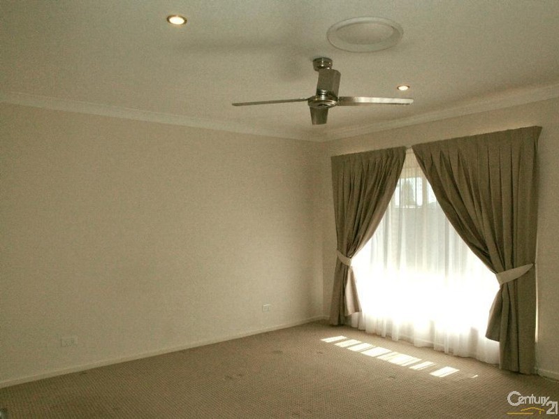 6 Overton Place, Fernvale QLD 4306