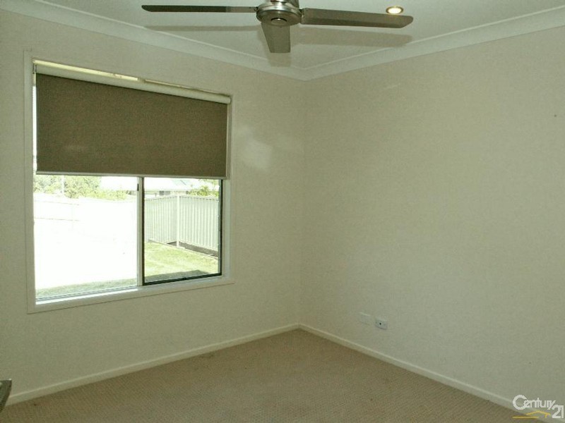 6 Overton Place, Fernvale QLD 4306