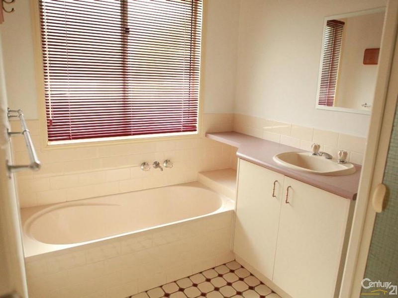 26 Clive St, Fernvale QLD 4306