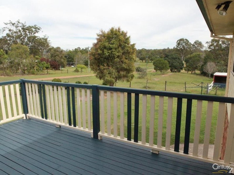 26 Clive St, Fernvale QLD 4306