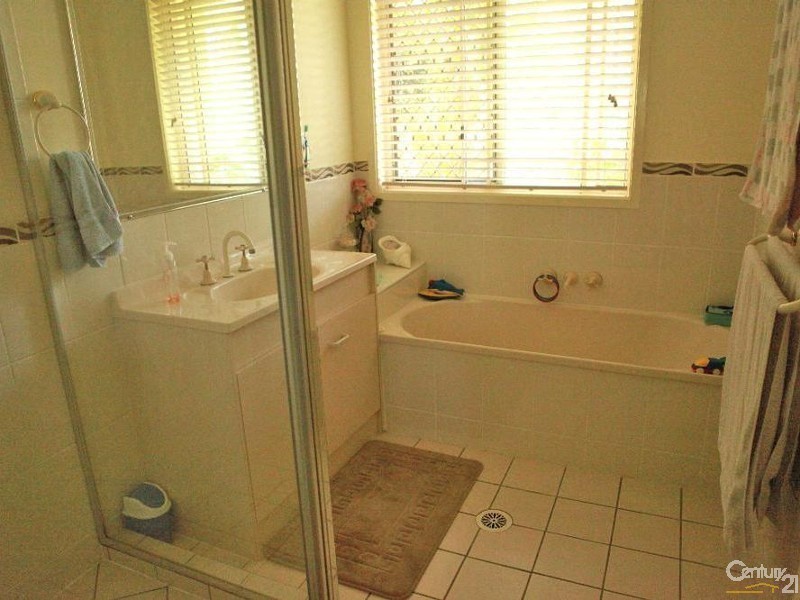 17 Schmidt Rd, Fernvale QLD 4306