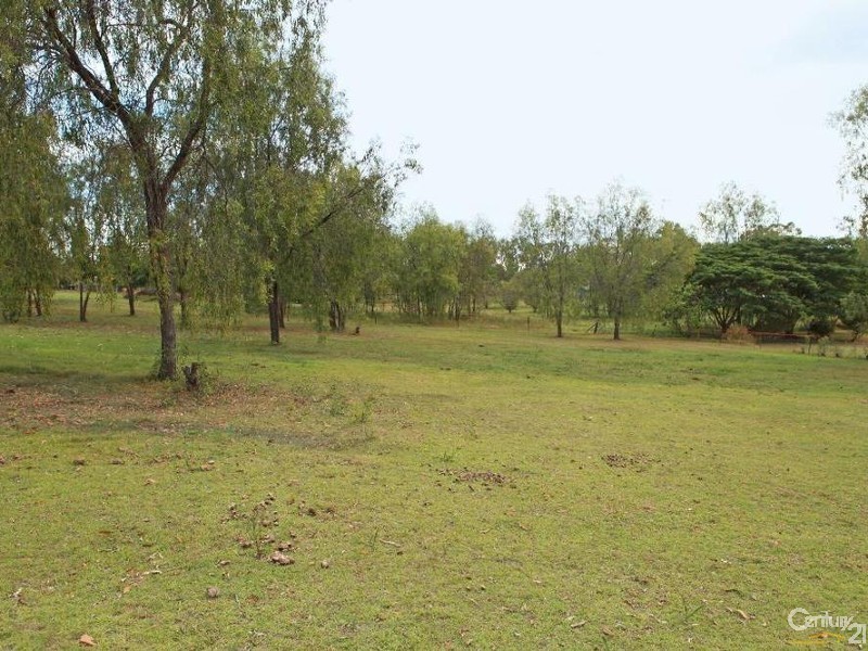 13 Pelican Dr, Laidley Heights QLD 4341