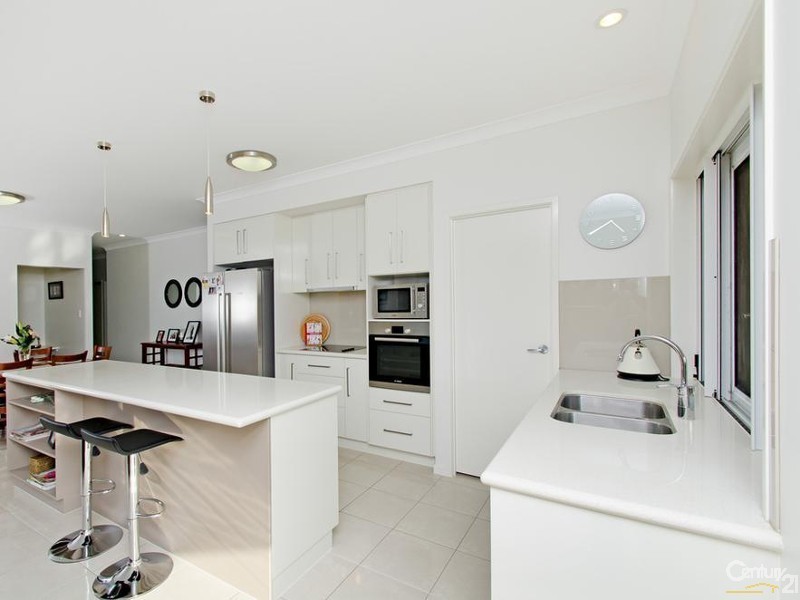 25 Robyn Tce, Fernvale QLD 4306