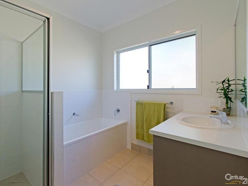 25 Robyn Tce, Fernvale QLD 4306