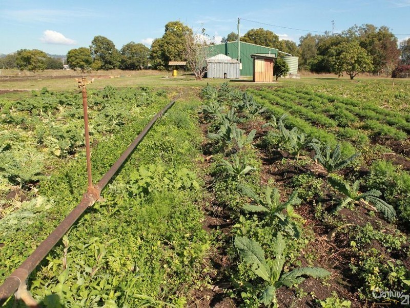 82 Patrick Estate Rd, Lowood QLD 4311