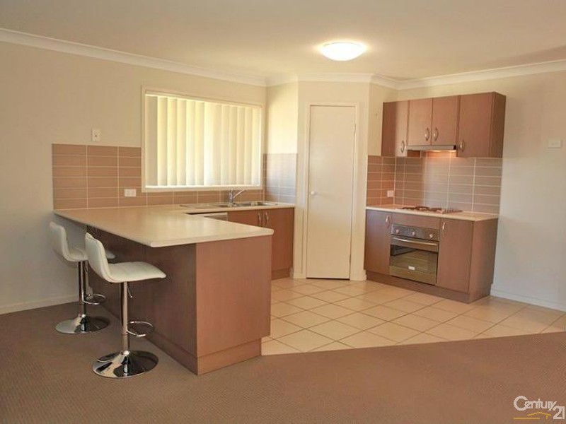 5 Heron St, Lowood QLD 4311