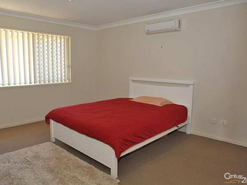 5 Heron St, Lowood QLD 4311