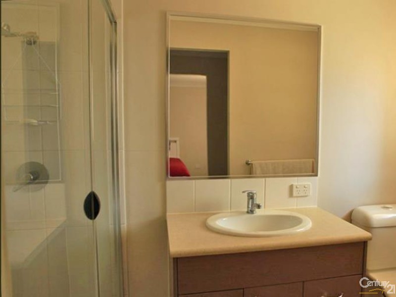 5 Heron St, Lowood QLD 4311