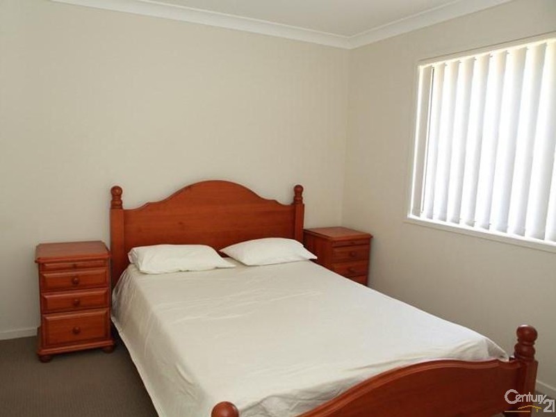 5 Heron St, Lowood QLD 4311