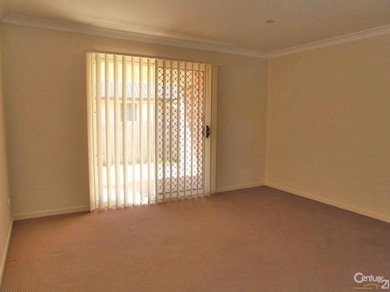 5 Heron St, Lowood QLD 4311