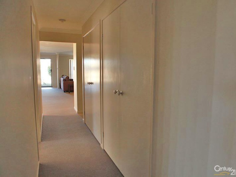 5 Heron St, Lowood QLD 4311