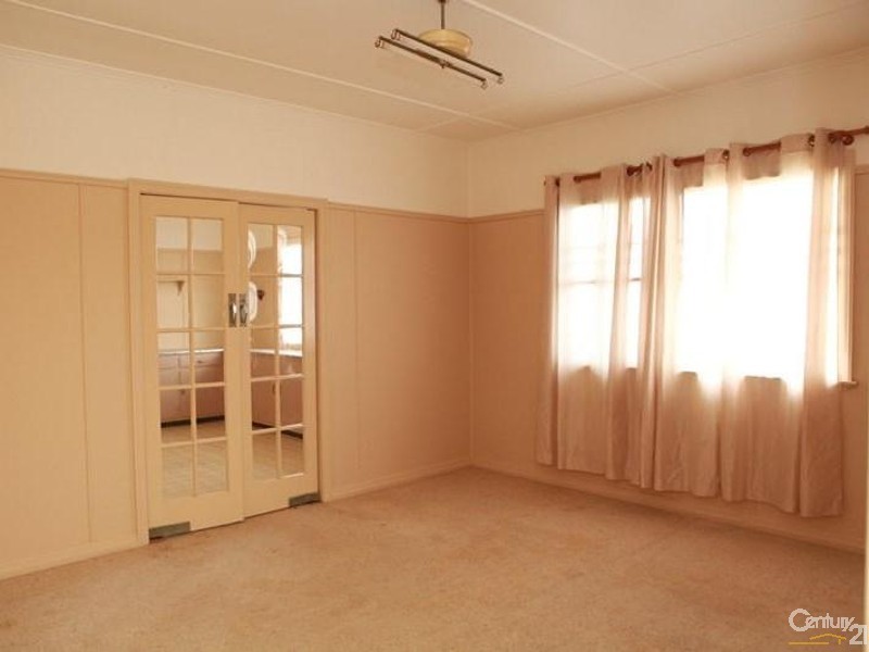 146 Main St, Lowood QLD 4311