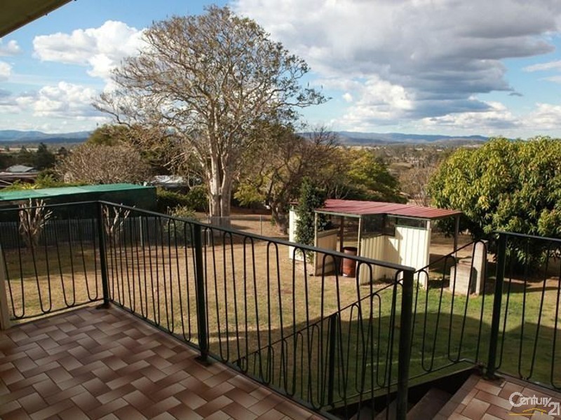 146 Main St, Lowood QLD 4311