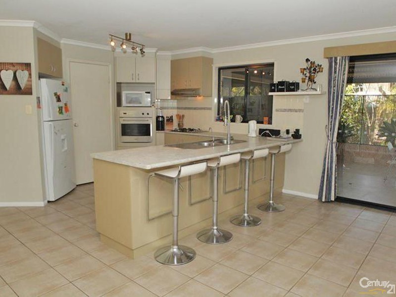 140 Lockyer View Rd, Wivenhoe Pocket QLD 4306