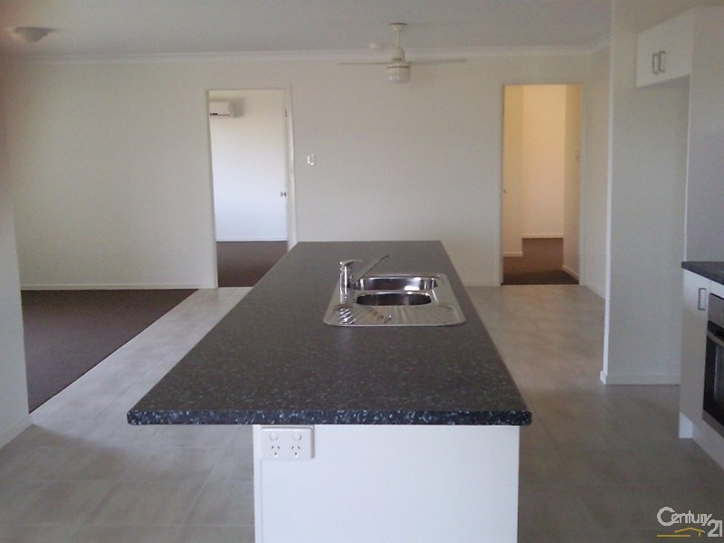 17  Sea Eagle Drive, Lowood QLD 4311