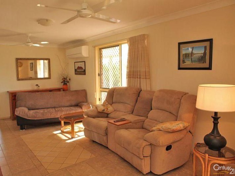 22 Harpeng Rd, Wivenhoe Pocket QLD 4306
