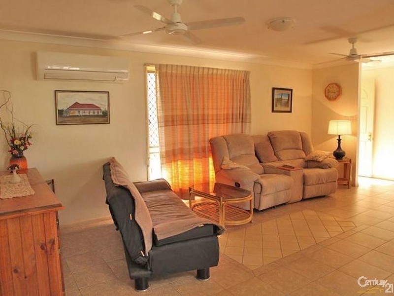 22 Harpeng Rd, Wivenhoe Pocket QLD 4306