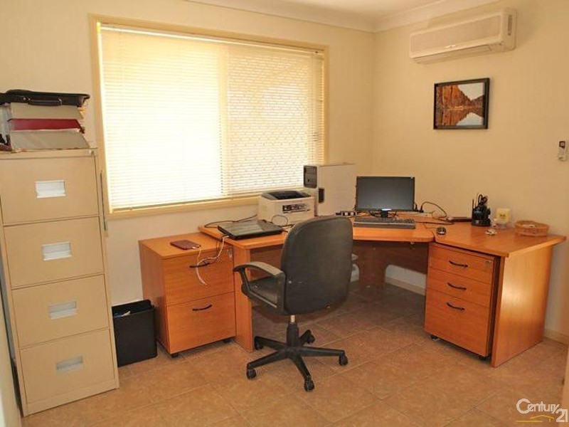 22 Harpeng Rd, Wivenhoe Pocket QLD 4306