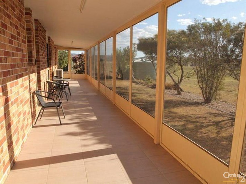 22 Harpeng Rd, Wivenhoe Pocket QLD 4306