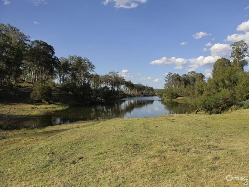 22 Harpeng Rd, Wivenhoe Pocket QLD 4306