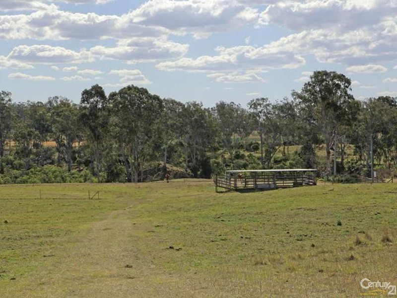 22 Harpeng Rd, Wivenhoe Pocket QLD 4306
