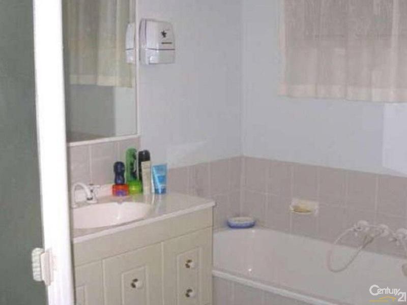 5 Cockatoo Crt, Regency Downs QLD 4341