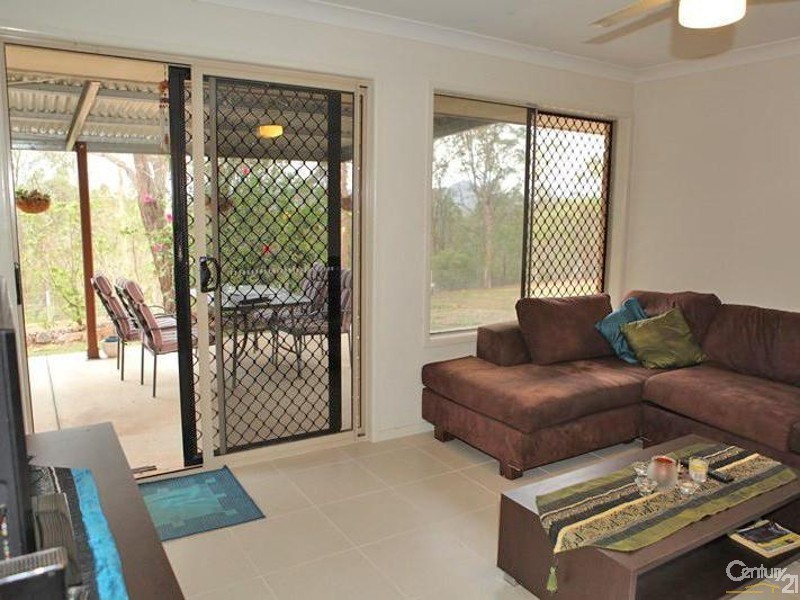 104 Lockyer View Rd, Wivenhoe Pocket QLD 4306