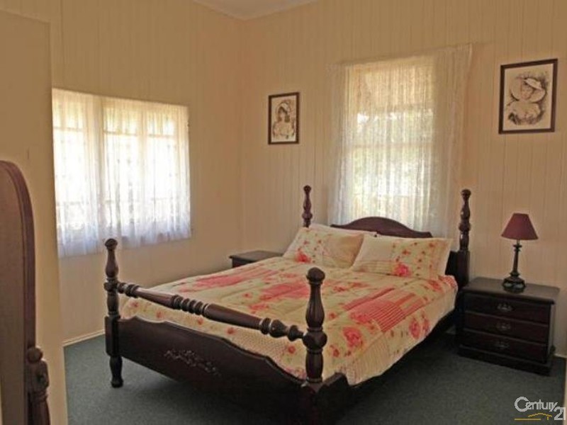 20 Daniel Street, Lowood QLD 4311