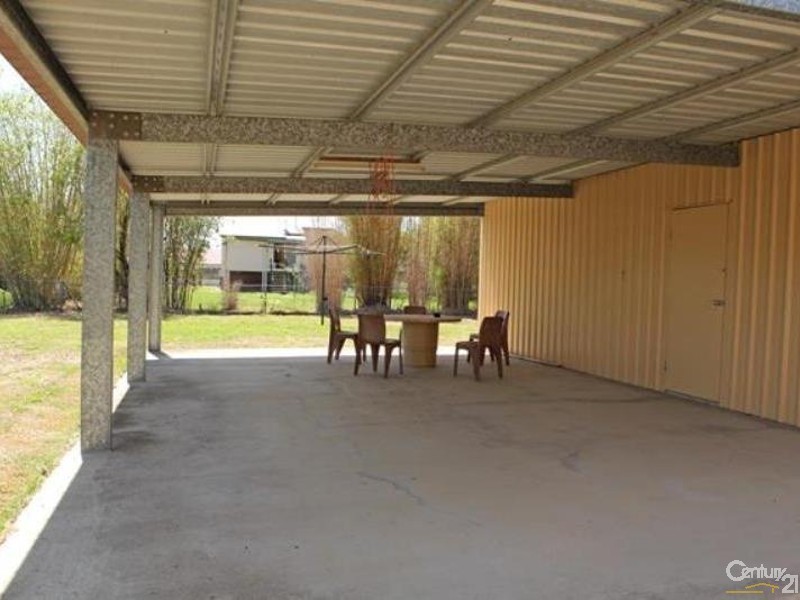 20 Daniel Street, Lowood QLD 4311