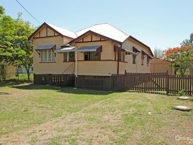 20 Daniel Street, Lowood QLD 4311