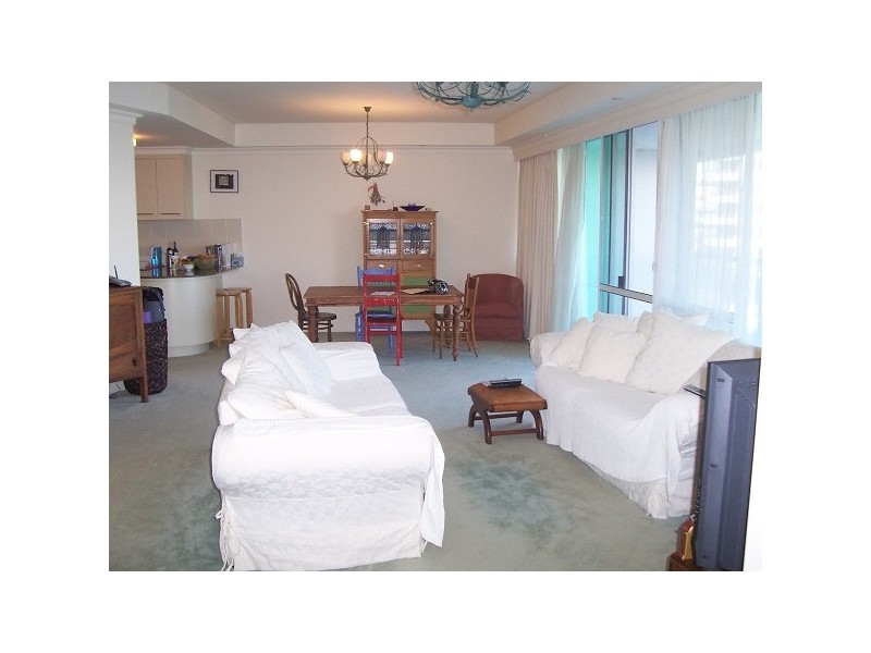 75 Brighton Pde, Southport QLD 4215
