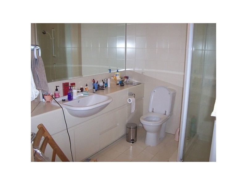 75 Brighton Pde, Southport QLD 4215