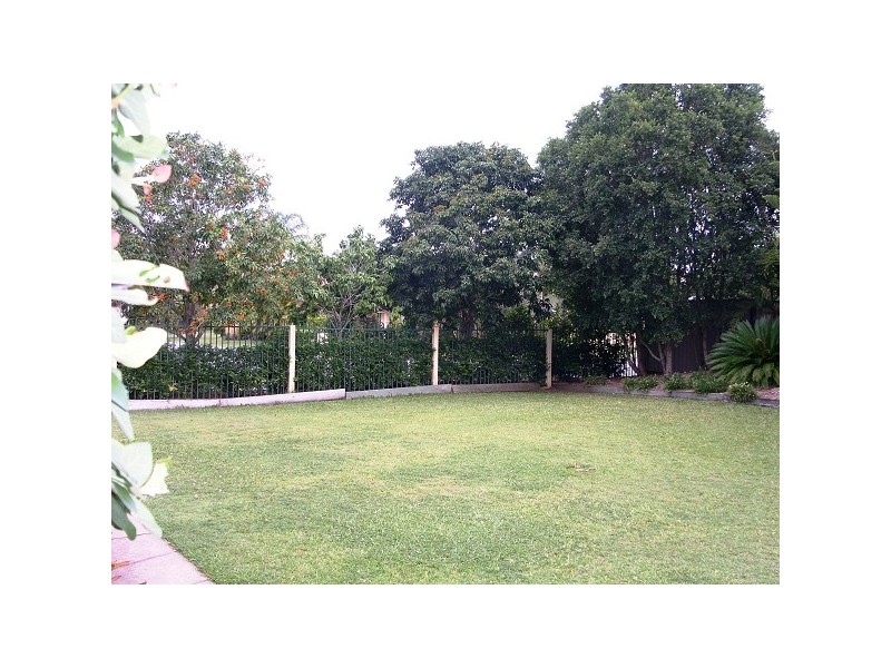 4 Minden Crescent, Helensvale QLD 4212